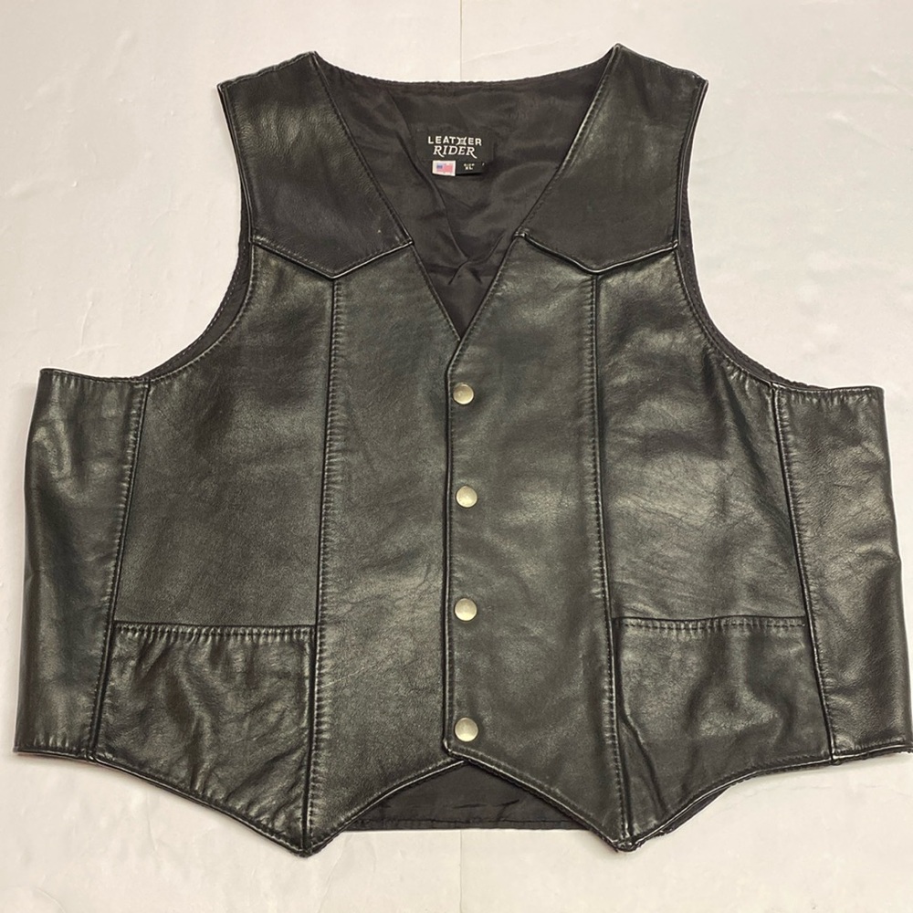 Men's Black Leather Vest Size XL Leather Rider Motorcycle Snap Front Closure M